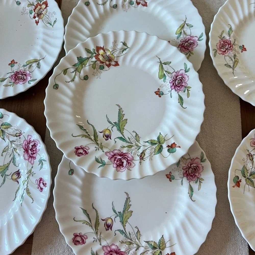 7 Royal Doulton Clovelly Floral Bone China Dinner Plates 10.5” Made in England